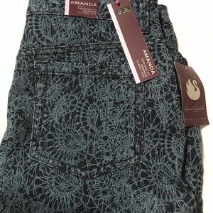 Gloria Vanderbilt Amanda Skimmer Jeans Size 8 NWT